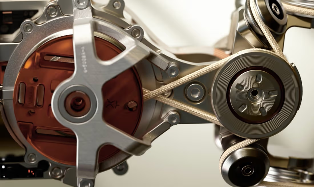 1X NEO — Tendon-drive machinery close-up